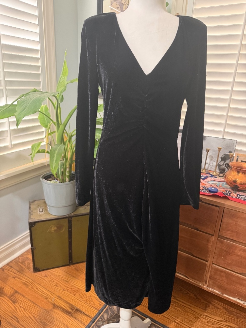 Long sleeve velvet dress by Laundry by Shelli Segal